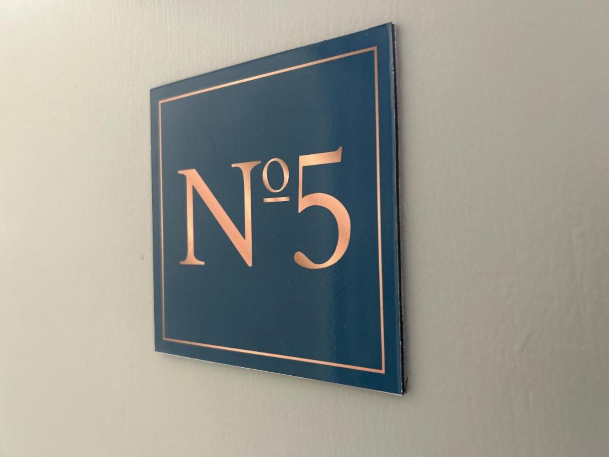 Hotel No5, Beachfront With Free Private Car Park 兰迪德诺 外观 照片