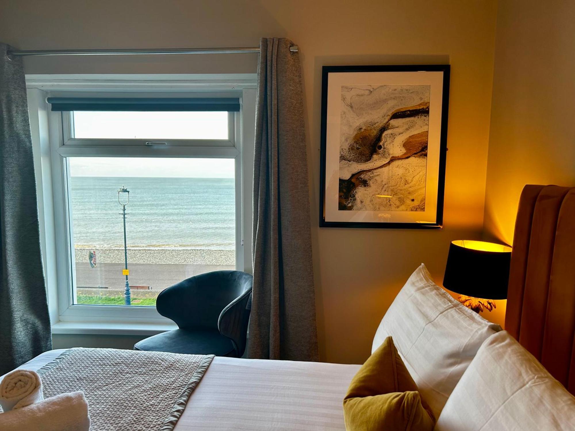 Hotel No5, Beachfront With Free Private Car Park 兰迪德诺 外观 照片