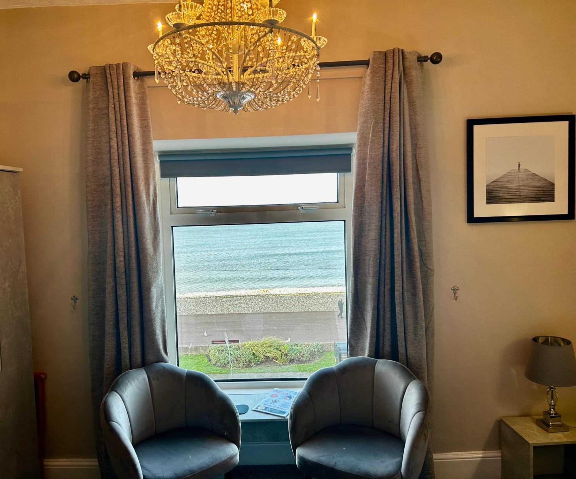 Hotel No5, Beachfront With Free Private Car Park 兰迪德诺 外观 照片