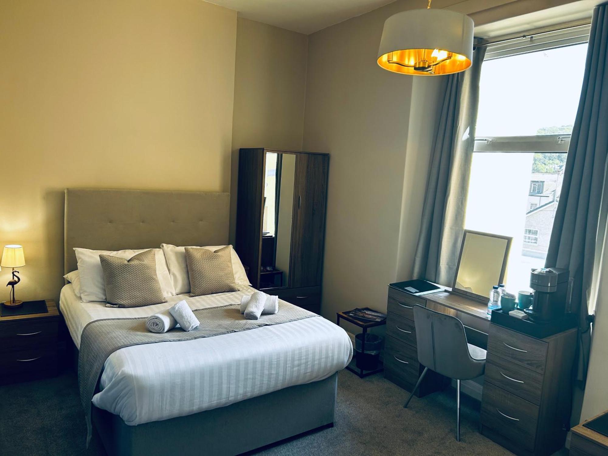 Hotel No5, Beachfront With Free Private Car Park 兰迪德诺 外观 照片