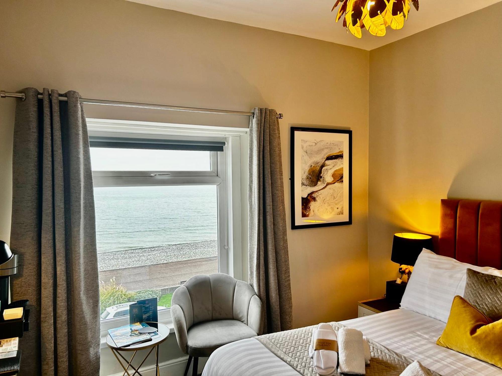 Hotel No5, Beachfront With Free Private Car Park 兰迪德诺 外观 照片