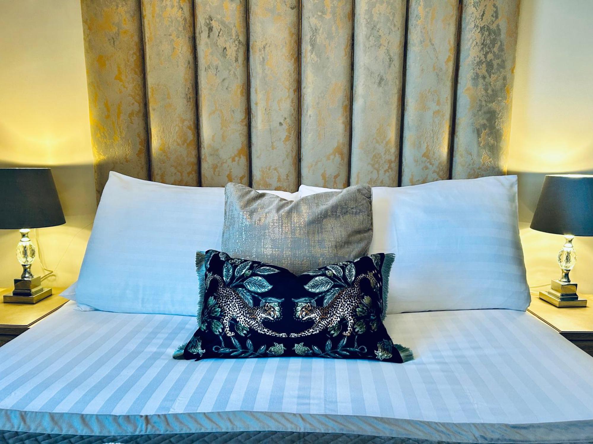 Hotel No5, Beachfront With Free Private Car Park 兰迪德诺 外观 照片