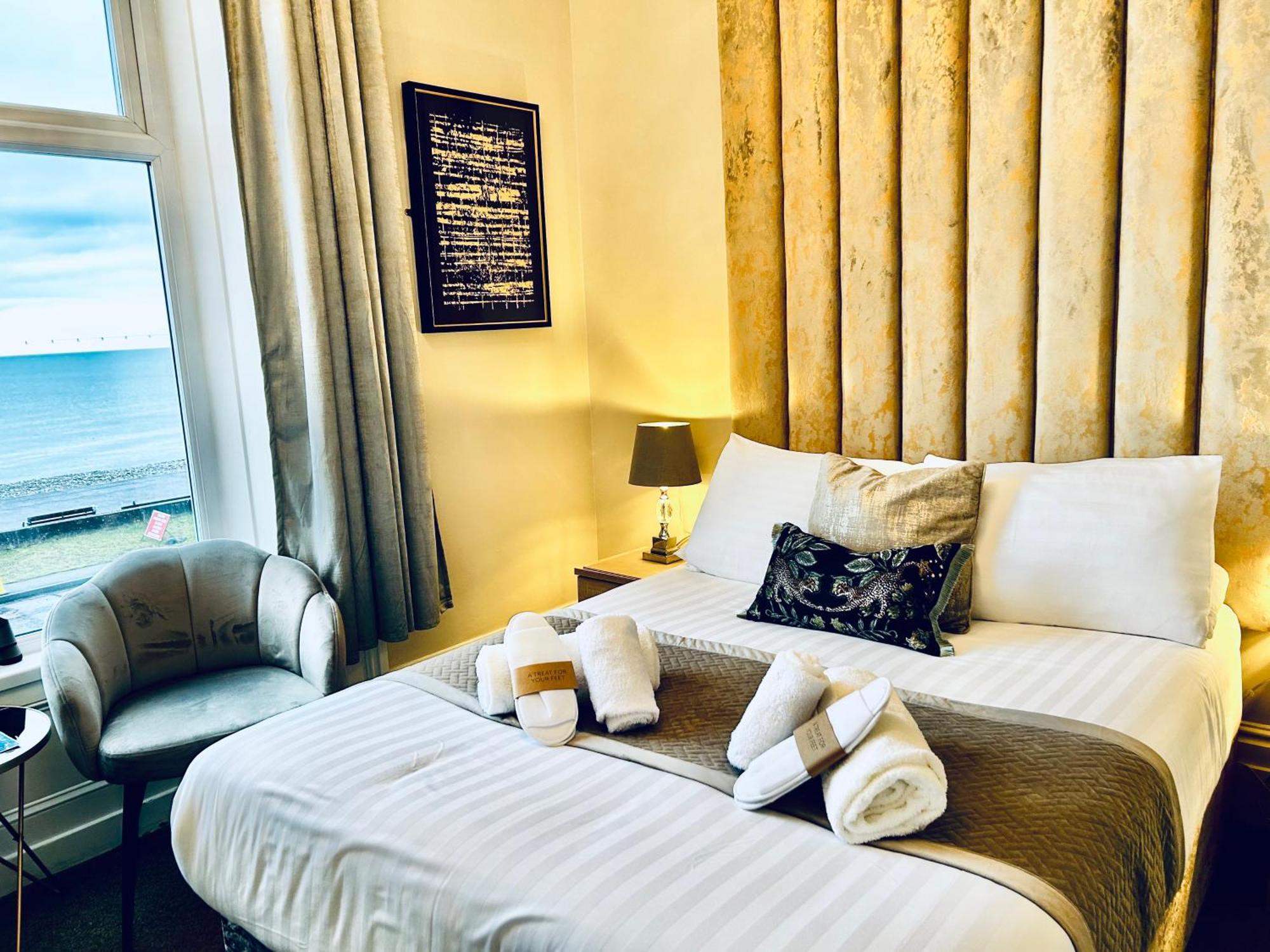 Hotel No5, Beachfront With Free Private Car Park 兰迪德诺 外观 照片